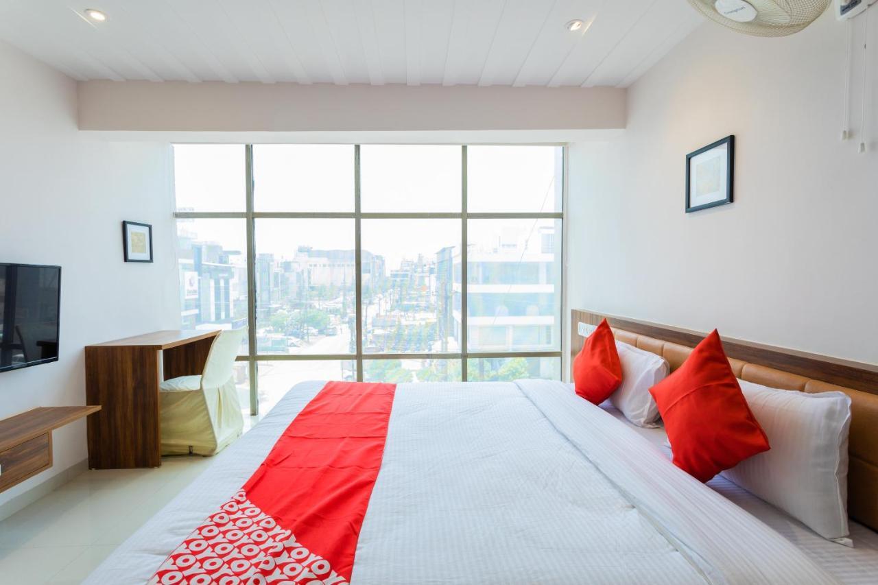 Oyo 29585 The Cliff Hotel Indore Exterior photo