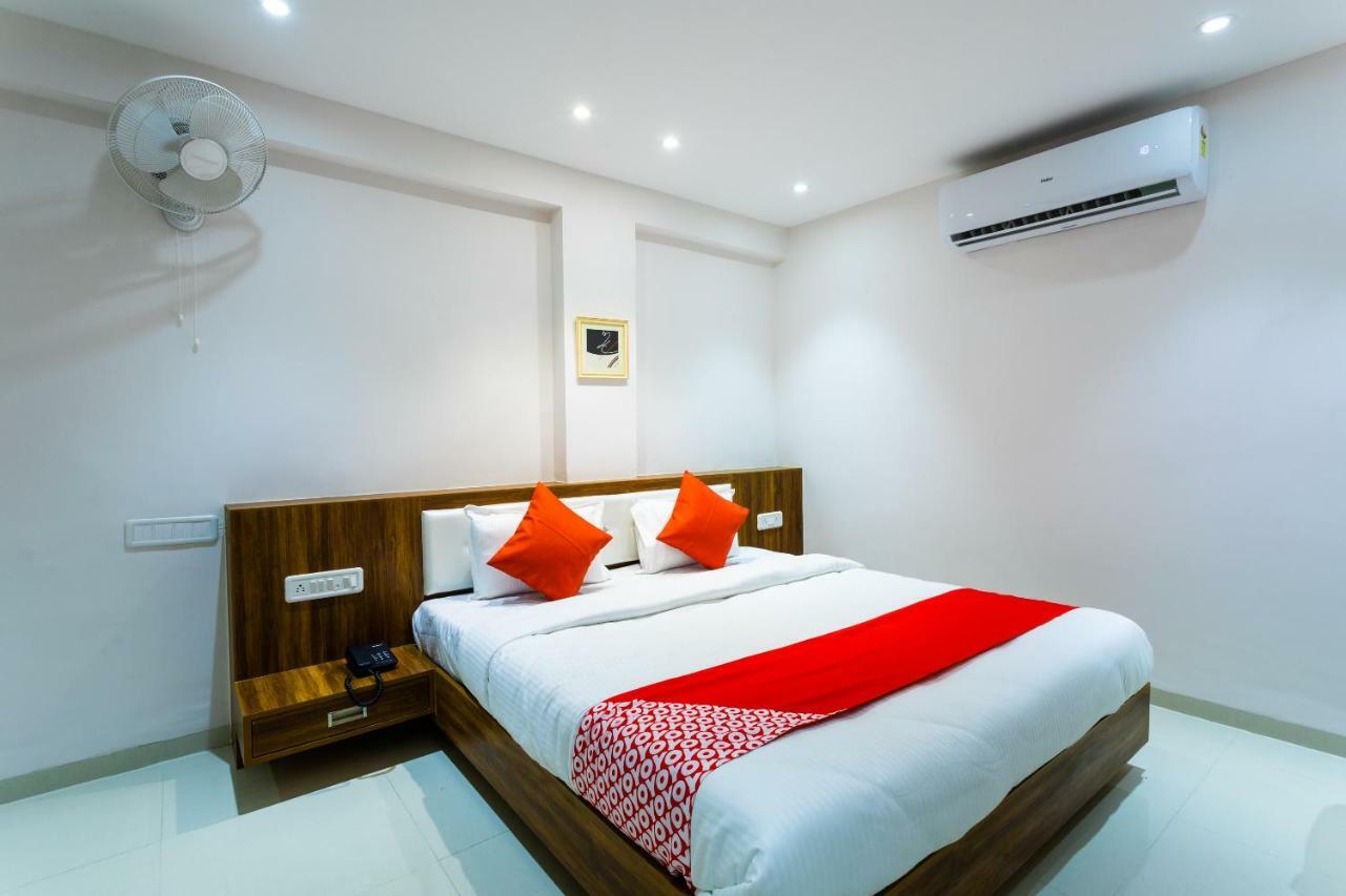 Oyo 29585 The Cliff Hotel Indore Exterior photo